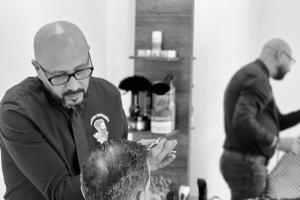 Le concept du coiffeur barbier installé chez Superfit. PETRA CONCEPT BARBER SHOP