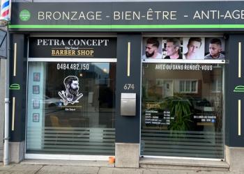 Le concept du coiffeur barbier installé chez Superfit. PETRA CONCEPT BARBER SHOP