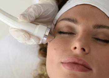 HYDRO-DERMABRASION  C'est le soin qui vous fait une peau neuve.