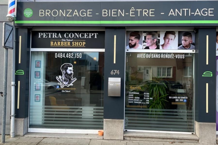 Le concept du coiffeur barbier installé chez Superfit. PETRA CONCEPT BARBER SHOP